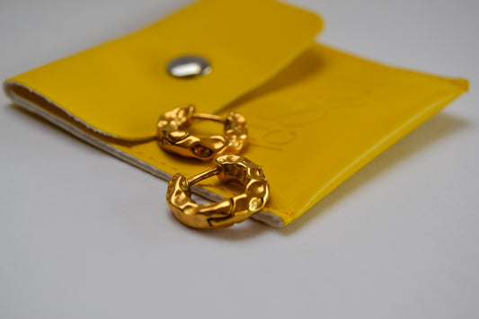 Hammered detail huggie