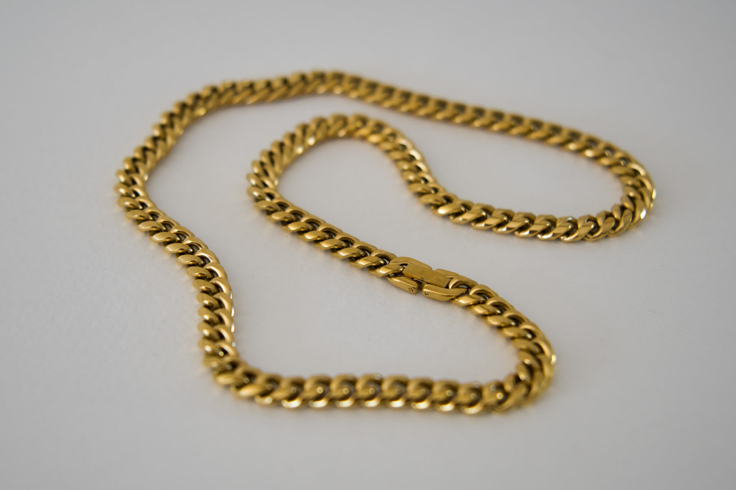 Gold Cuban link chain necklace, 18k gold plated stainless steel with lobster clasp, Mac&Coco South Africa"