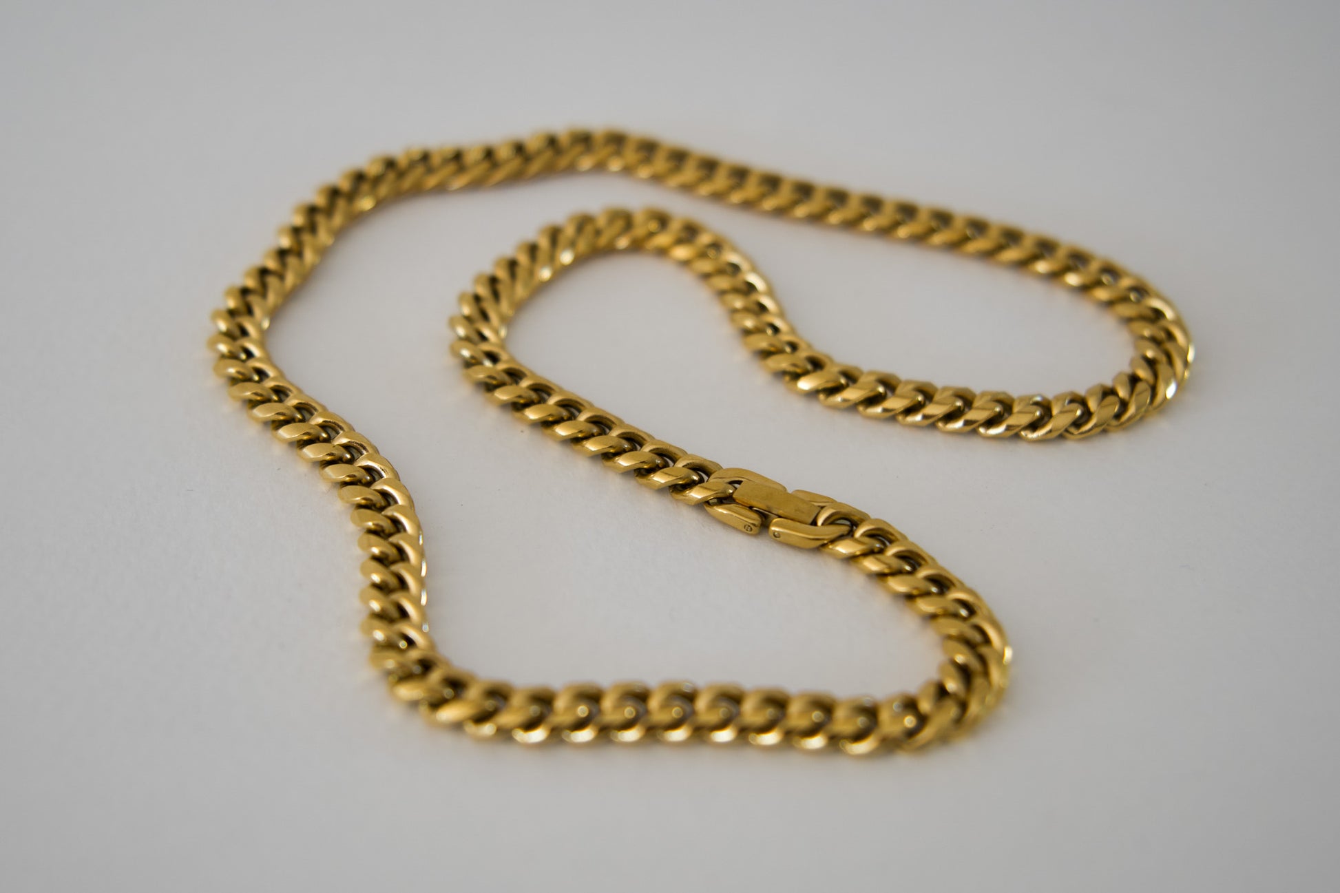 Gold Cuban link chain necklace, 18k gold plated stainless steel with lobster clasp, Mac&Coco South Africa"